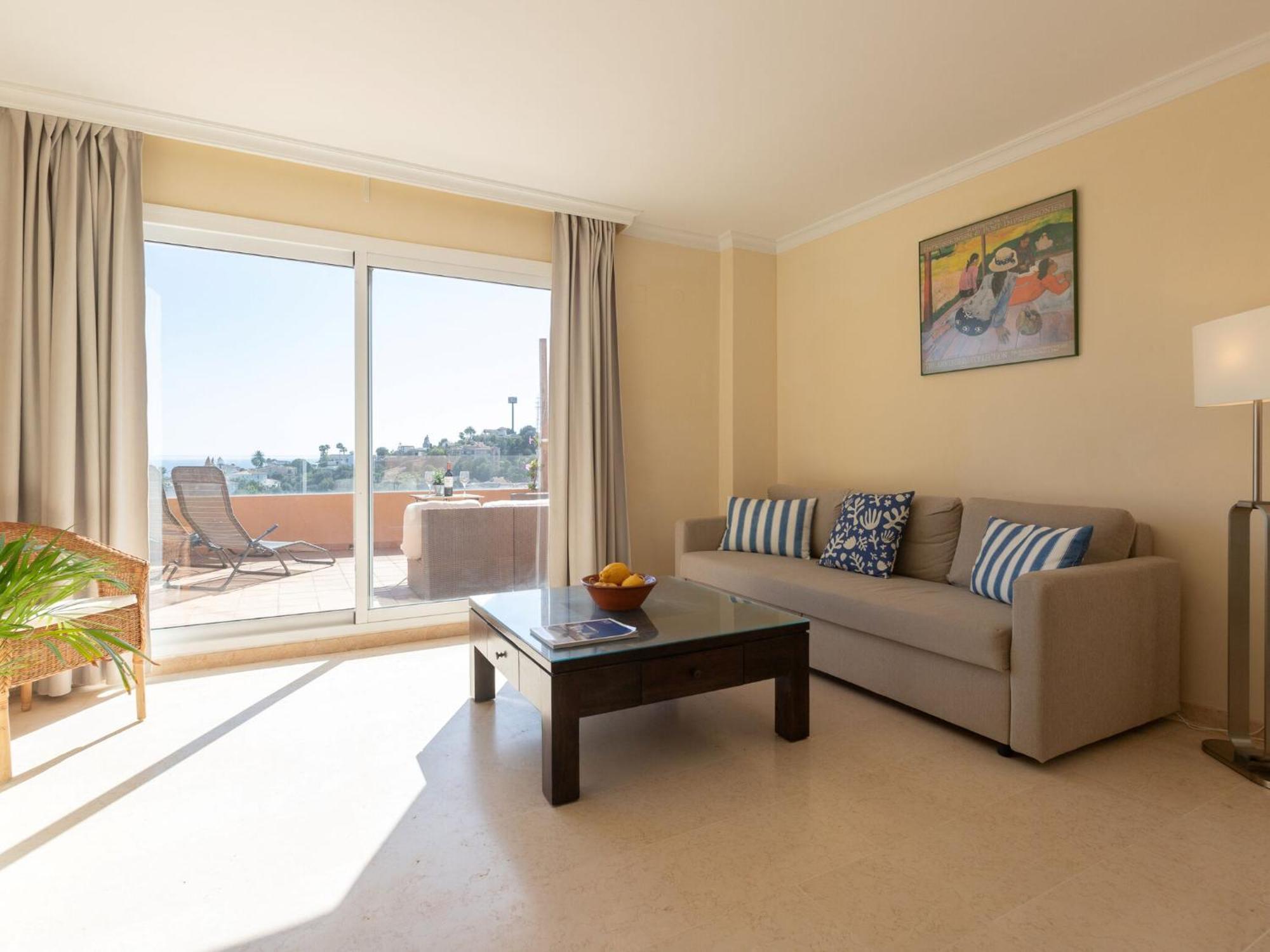Lagos - In Free Wifi Holiday home *